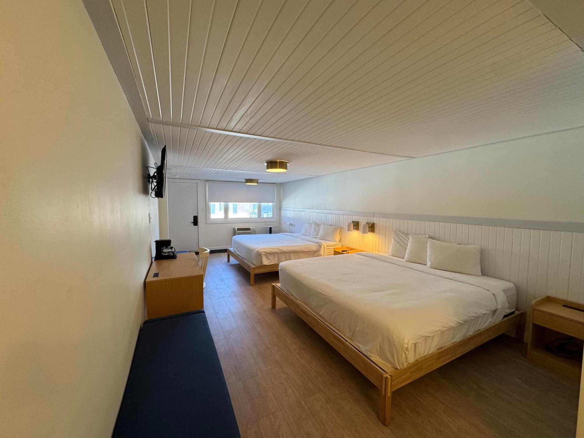 Maple Leaf Inn لايك بلاسيد المظهر الخارجي الصورة